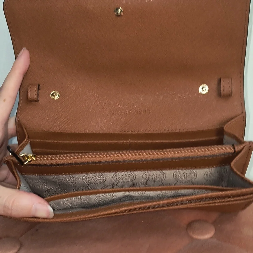 Michael Kors Jet Set Large Wallet - Picture 8 of 13